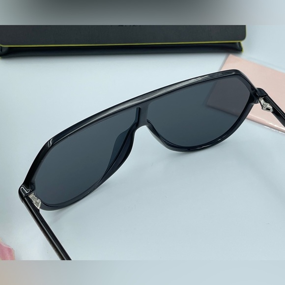 Authentic Fendi Roma Amor Unisex Sunglasses - Picture 15 of 16